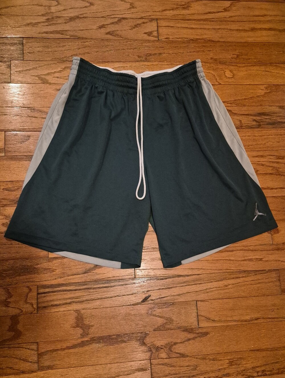 Jordan Men's Sz 2XL Green Athletic Shorts with Gray Side Panels